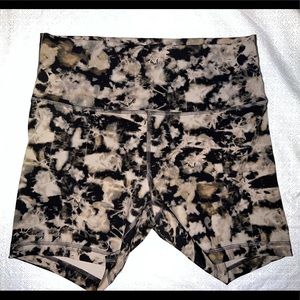 Lululemon Wunder Train Biker Shorts